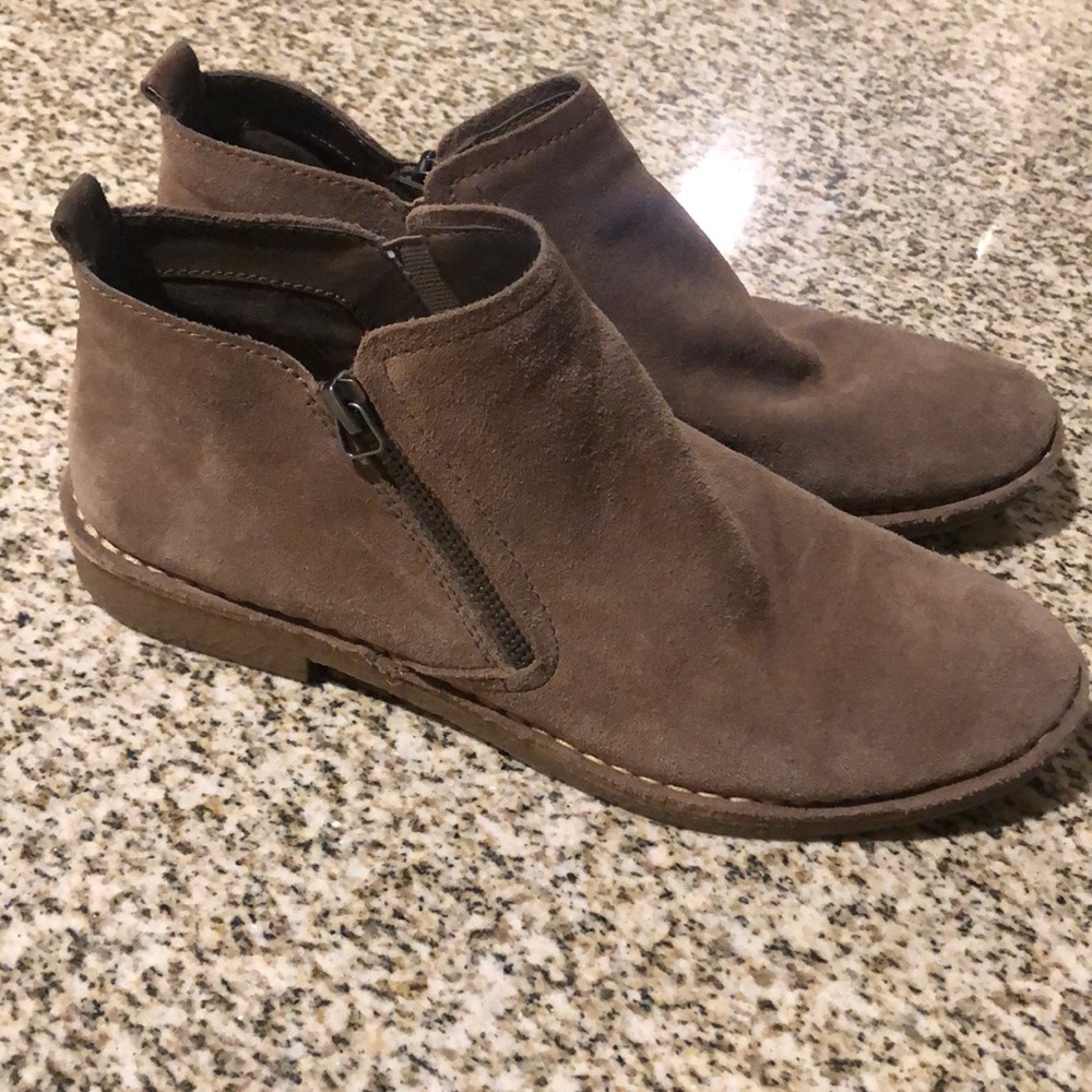 Dolce Vita tan booties